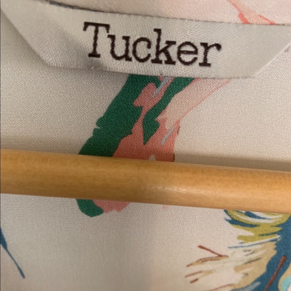 Tucker silk Blouse - Picture 4 of 7